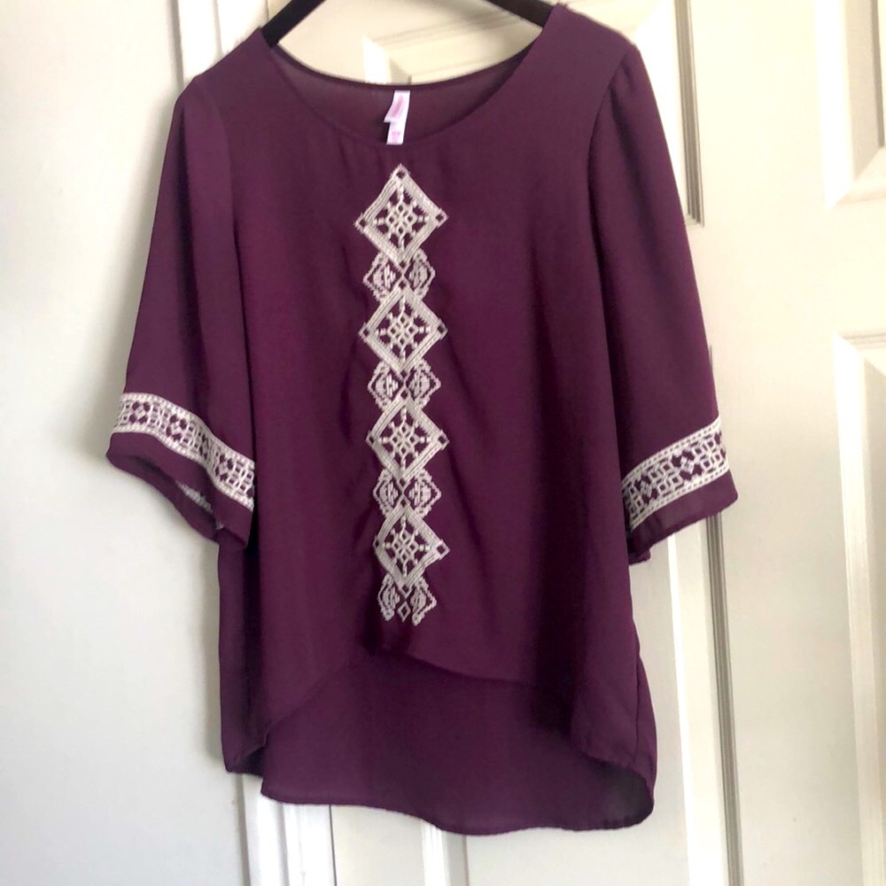 Light summer boho top embroidered detail sz M